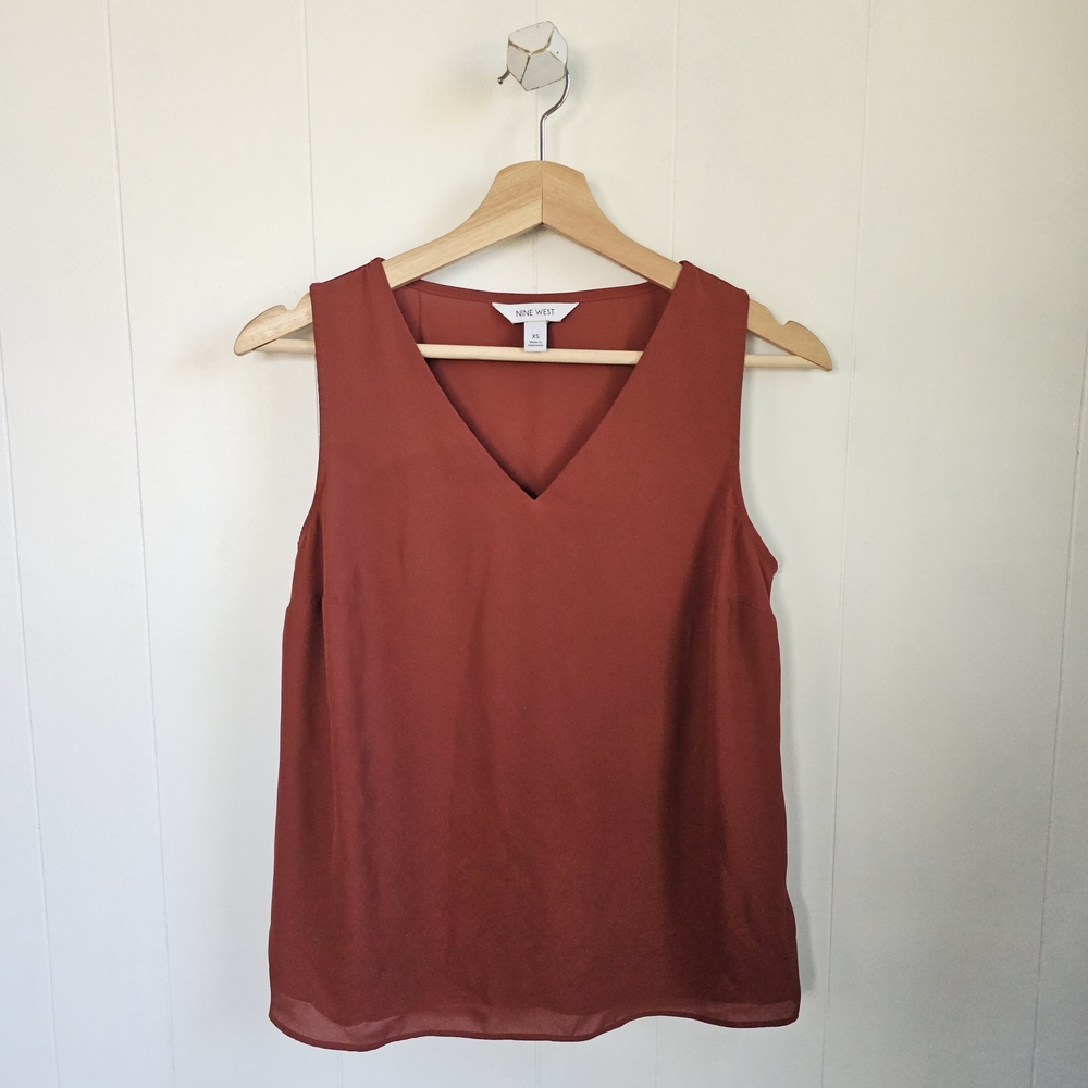 ☆ NINE WEST Rust Woven V-neck Tank